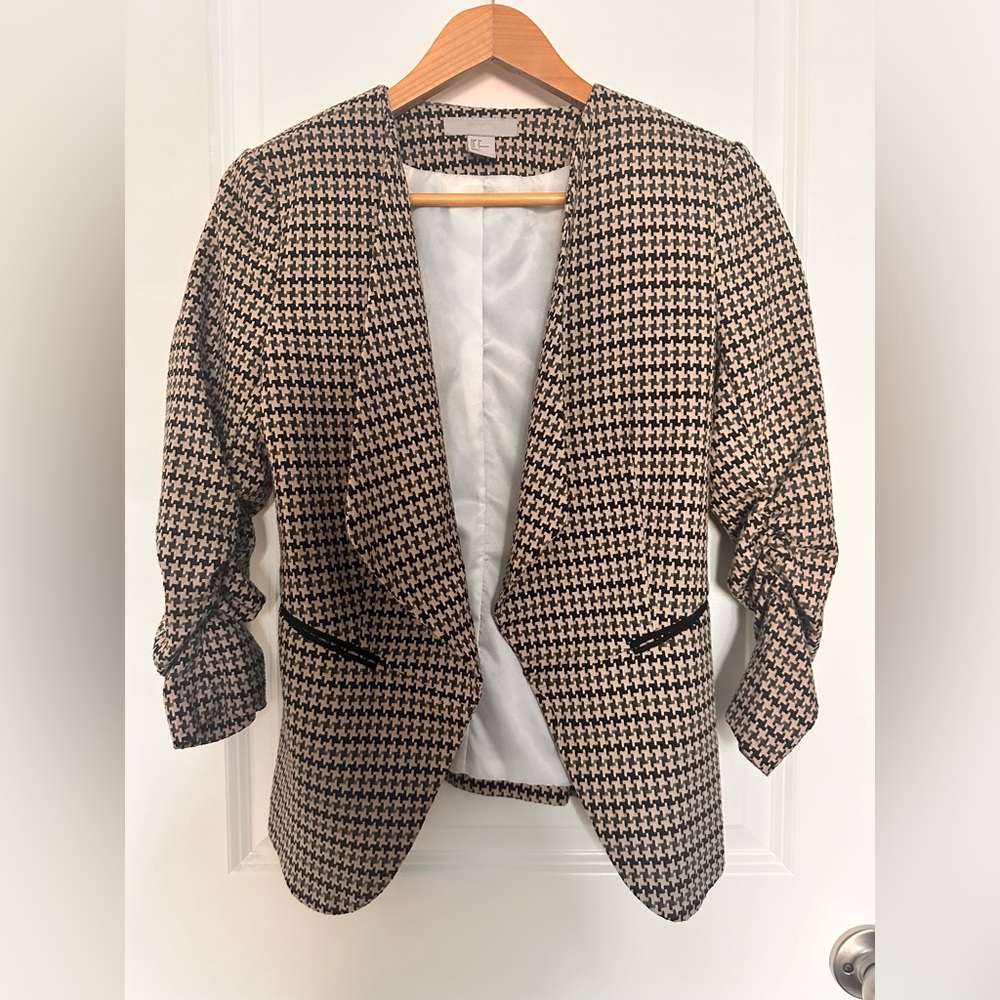H&M Womens Blazer Suit Jacket Brown Size 6 Used; fits more like size 2 or 4 (XS)